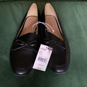Black slip-on dress shoes with bow - Size 8 Med. W